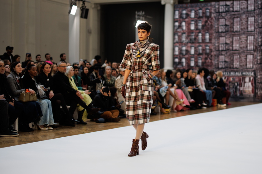 London Fashion Week - Paul Costelloe catwalk show - RIPRODUZIONE RISERVATA