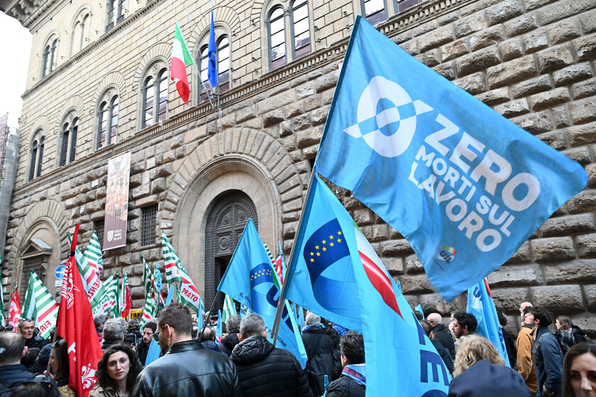 Crollo a Firenze: sindacati base, sciopero locale 19 febbraio - RIPRODUZIONE RISERVATA