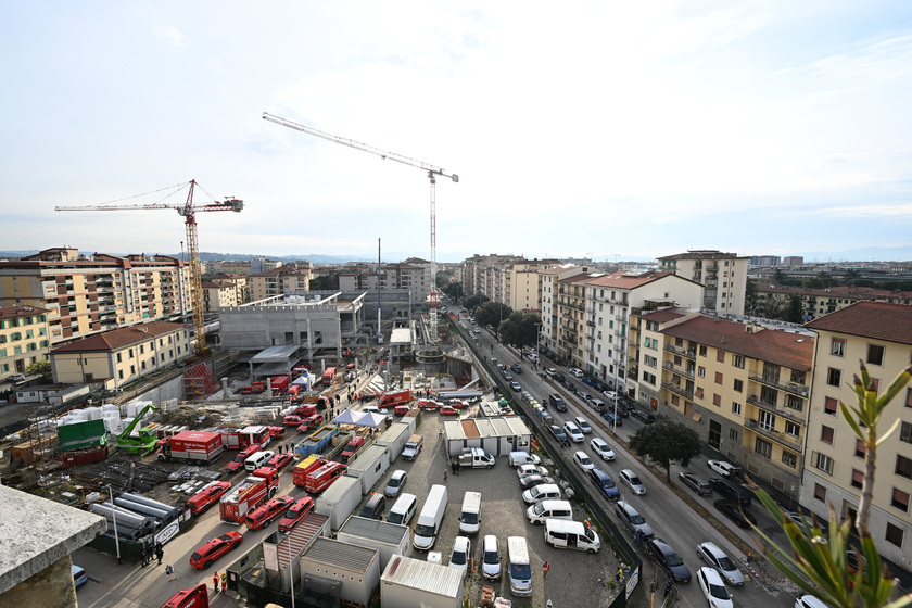 Crollo Firenze: Giani,  'ha ceduto grande trave al quarto piano ' - RIPRODUZIONE RISERVATA