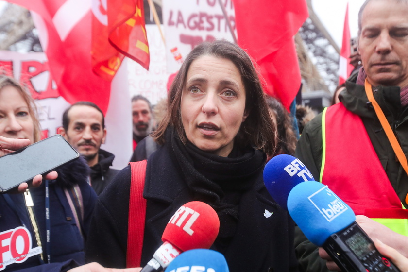 Workers strike at Paris ' Eiffel Tower - RIPRODUZIONE RISERVATA