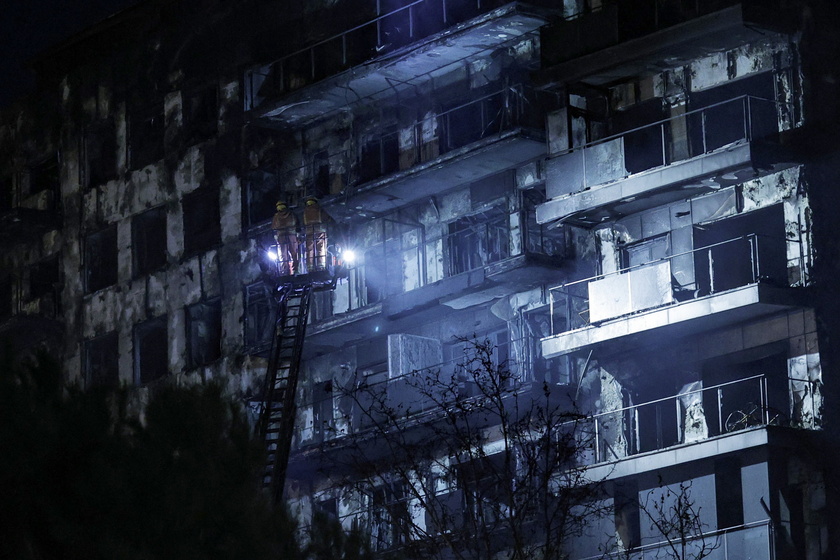 Fire in Valencia 's residential blocks leaves four dead and 19 missing - RIPRODUZIONE RISERVATA