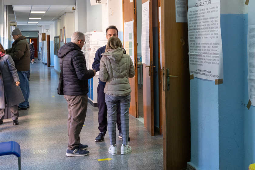 Seggi aperti in Sardegna, al via il voto per le regionali - RIPRODUZIONE RISERVATA