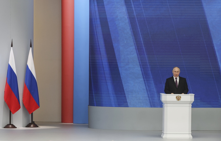 Russian President Vladimir Putin addresses the Federal Assembly - RIPRODUZIONE RISERVATA