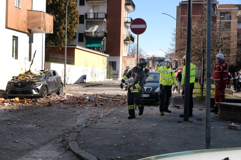 Esplode appartamento, dentro c 'erano due persone, illese - RIPRODUZIONE RISERVATA