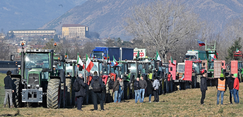 Protesta trattori a Torino - RIPRODUZIONE RISERVATA