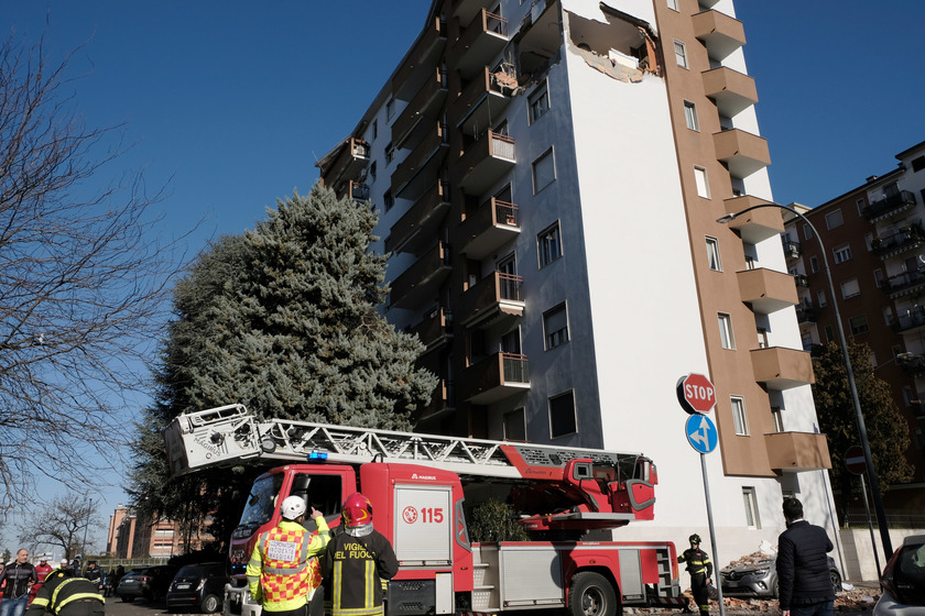 Esplode appartamento, dentro c 'erano due persone, illese - RIPRODUZIONE RISERVATA