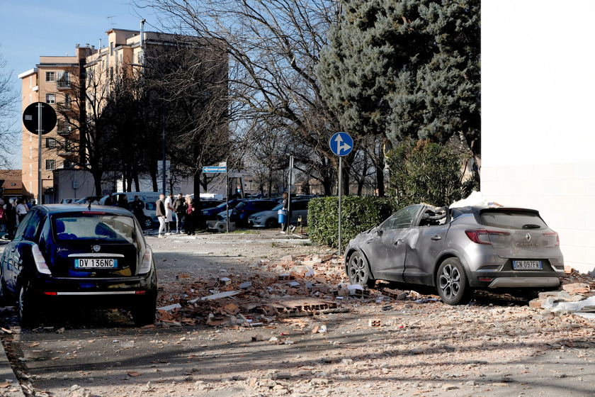 Esplode appartamento, dentro c 'erano due persone, illese - RIPRODUZIONE RISERVATA