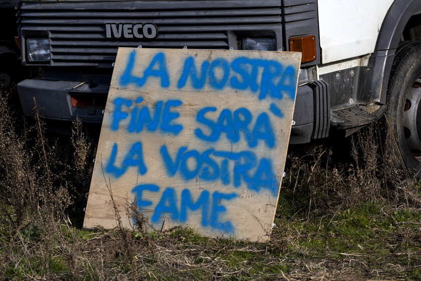 Protesta trattori a Roma - RIPRODUZIONE RISERVATA