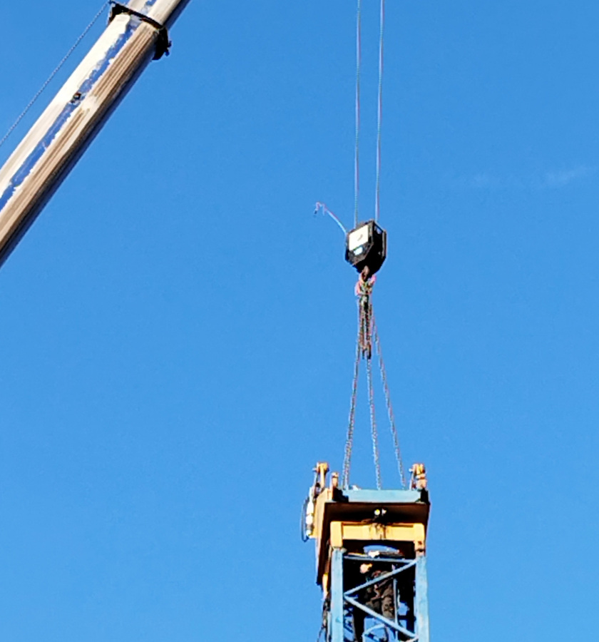 Cade montando una gru, morto un operaio nel Torinese - RIPRODUZIONE RISERVATA