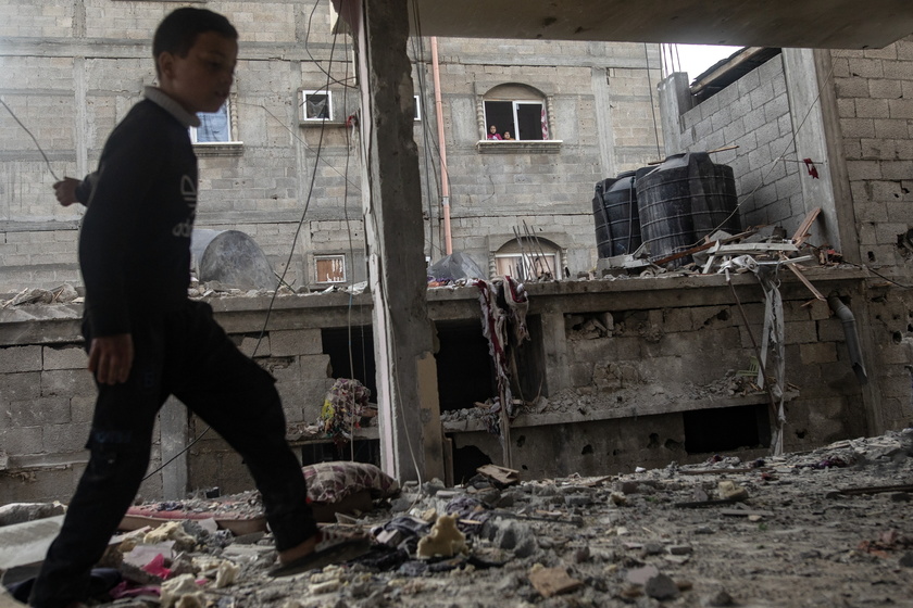 Damage following Israeli strike on Rafah camp, southern Gaza - RIPRODUZIONE RISERVATA