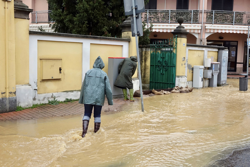 Maltempo: guadi, strade e ponti chiusi nell 'Alessandrino - RIPRODUZIONE RISERVATA