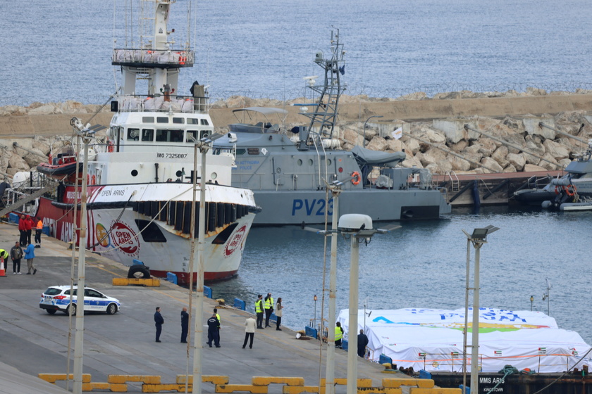 Nave Open Arms da Cipro per Gaza in attesa, ieri difficoltà - RIPRODUZIONE RISERVATA