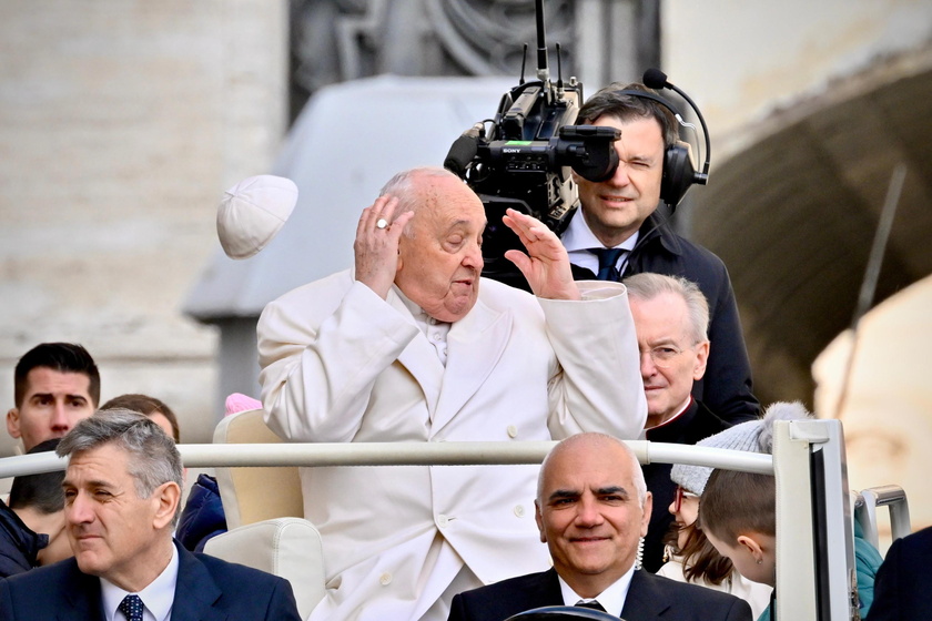 Pope Francis leads his general audience at Saint Peter 's Square - RIPRODUZIONE RISERVATA