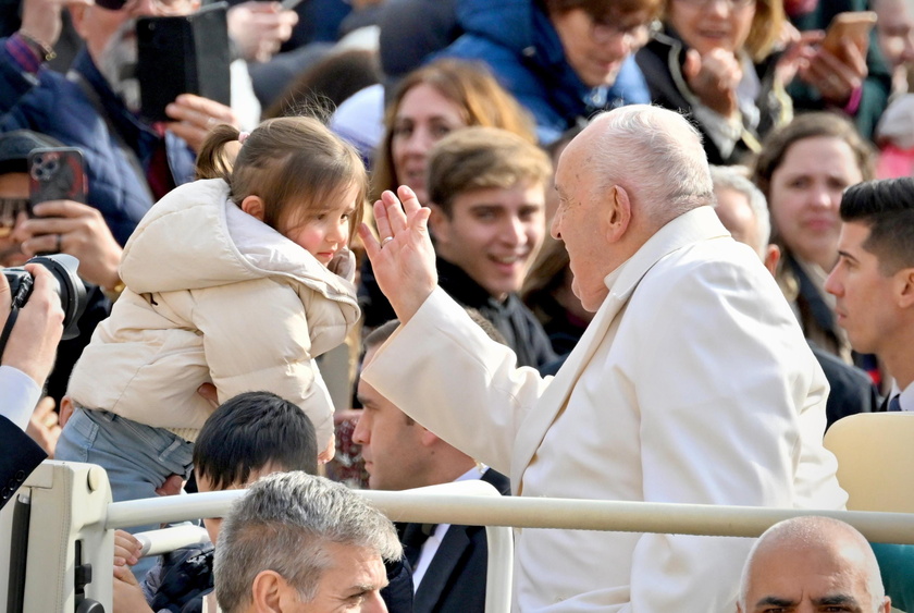 Pope Francis leads his general audience at Saint Peter 's Square - RIPRODUZIONE RISERVATA