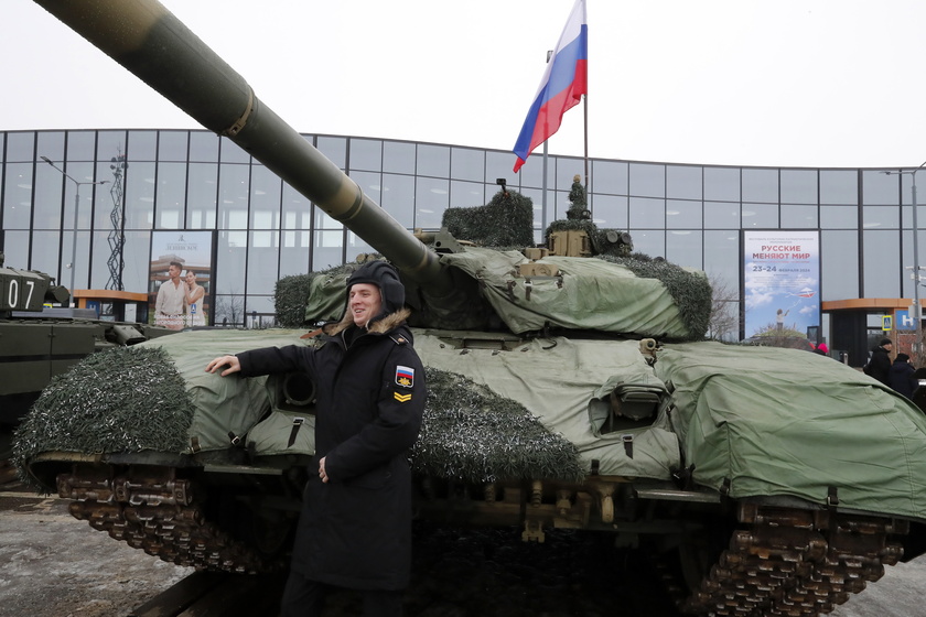 Military exhibition in St. Petersburg - RIPRODUZIONE RISERVATA