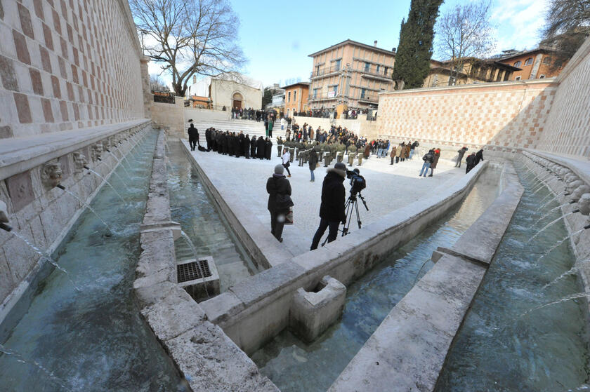 L 'Aquila, la fontana delle 99 cannelle - RIPRODUZIONE RISERVATA