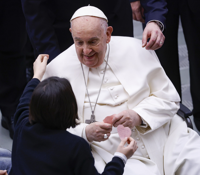 Il Papa saluta 200 malati Bambino Gesù, anche da Ucraina e Gaza - RIPRODUZIONE RISERVATA