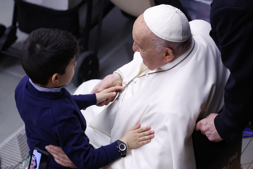 Il Papa saluta 200 malati Bambino Gesù, anche da Ucraina e Gaza - RIPRODUZIONE RISERVATA