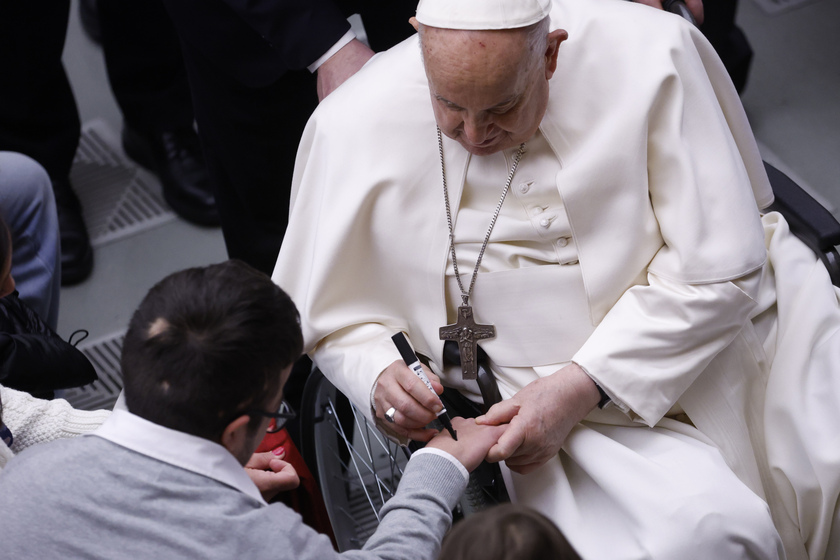 Il Papa saluta 200 malati Bambino Gesù, anche da Ucraina e Gaza - RIPRODUZIONE RISERVATA