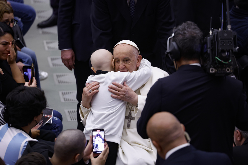 Il Papa saluta 200 malati Bambino Gesù, anche da Ucraina e Gaza - RIPRODUZIONE RISERVATA