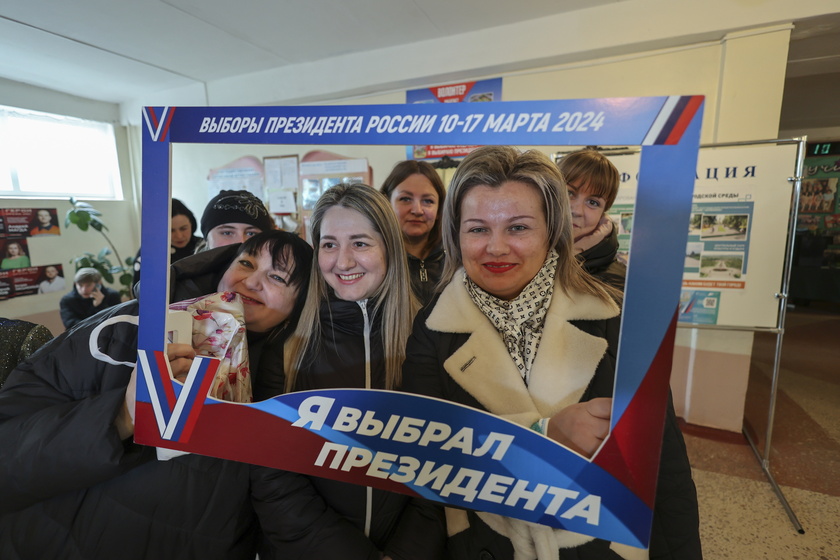 Ukraine 's Donetsk region votes in Russian presidential elections - RIPRODUZIONE RISERVATA