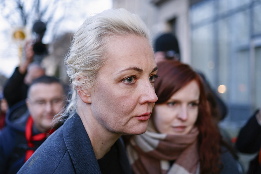 Yulia Navalnaya widow of dissident Alexei Navalny votes in Russian Embassy in Berlin - RIPRODUZIONE RISERVATA