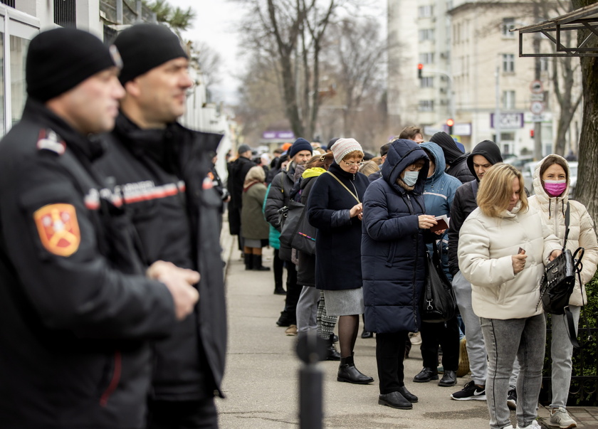 Russians in Moldova cast their votes in Russian presidential election in Chisinau - RIPRODUZIONE RISERVATA