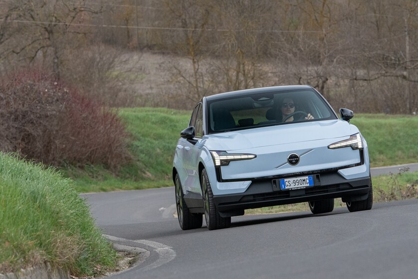 La prova della Volvo EX30 sulle colline bolognesi - RIPRODUZIONE RISERVATA