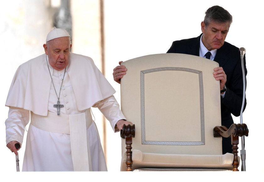 Pope Francis attends his general audience in Vatican - RIPRODUZIONE RISERVATA