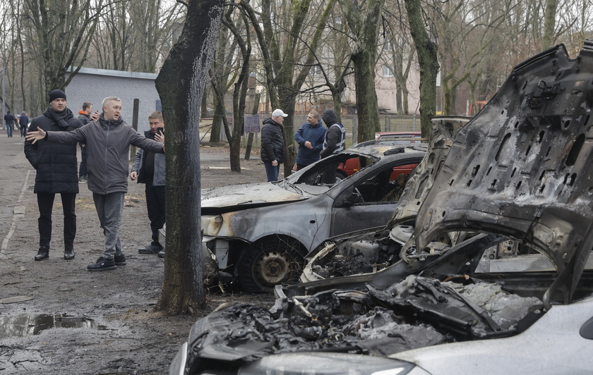 At least 10 people injured after a missile strike in Kyiv - RIPRODUZIONE RISERVATA