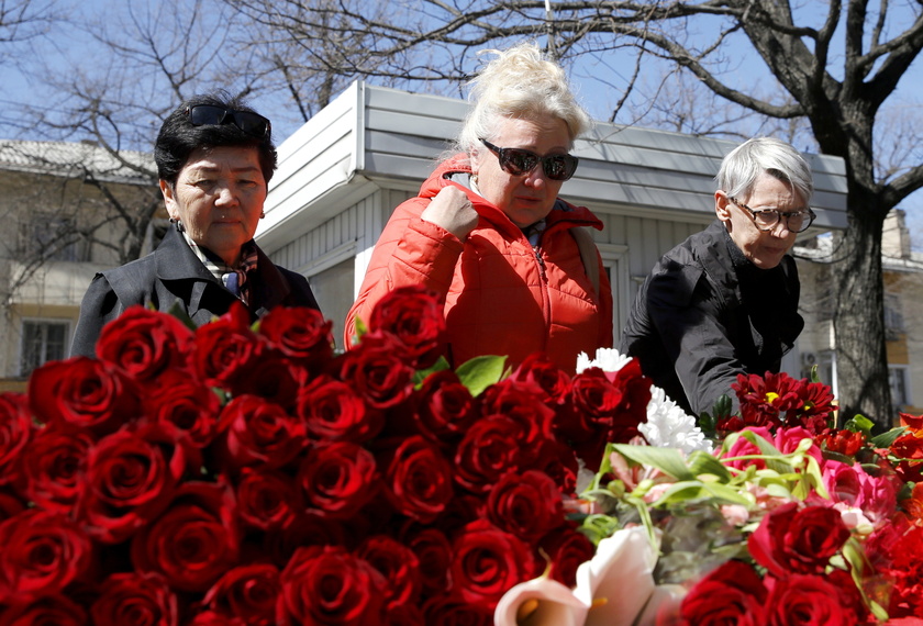 Kyrgyz people pay their respects for the victims of the Crocus City Hall terrorist attack - RIPRODUZIONE RISERVATA