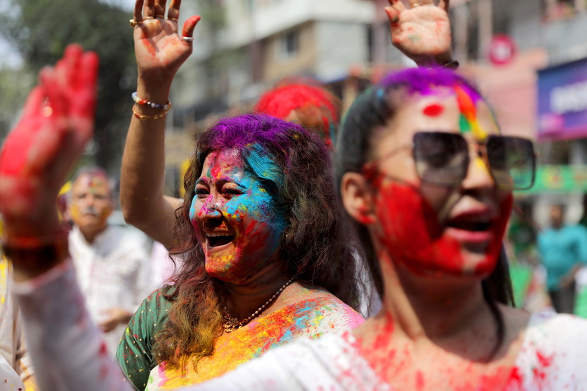 Holi festival celebrations in Kolkata - RIPRODUZIONE RISERVATA