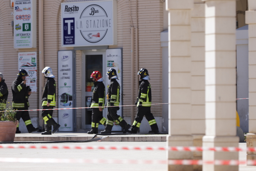 Allarme bomba a Trani, sospesa circolazione treni - RIPRODUZIONE RISERVATA