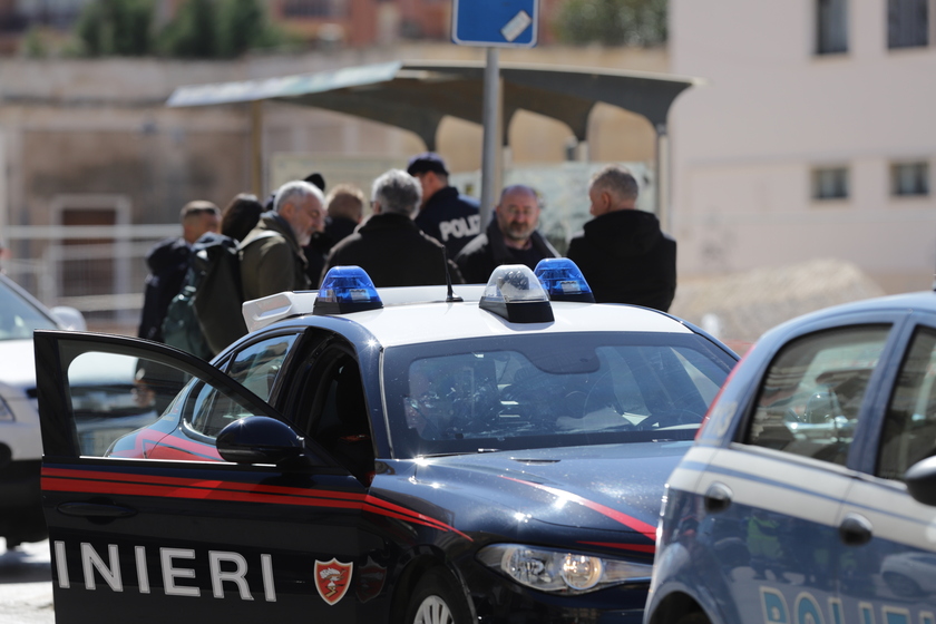 Allarme bomba a Trani, sospesa circolazione treni - RIPRODUZIONE RISERVATA