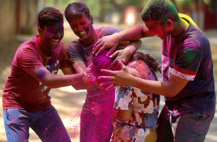 Holi festival celebrations in Bangalore - RIPRODUZIONE RISERVATA