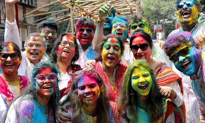 Holi festival celebrations in Kolkata - RIPRODUZIONE RISERVATA