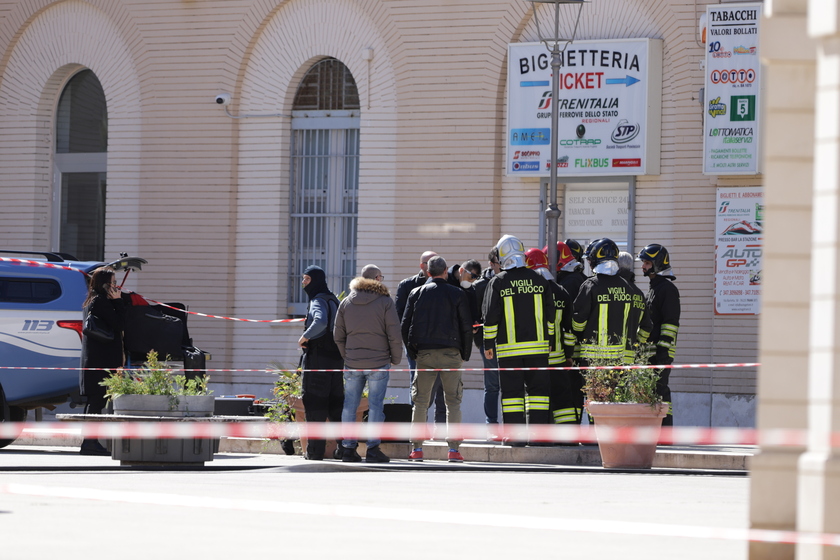 Allarme bomba a Trani, sospesa circolazione treni - RIPRODUZIONE RISERVATA