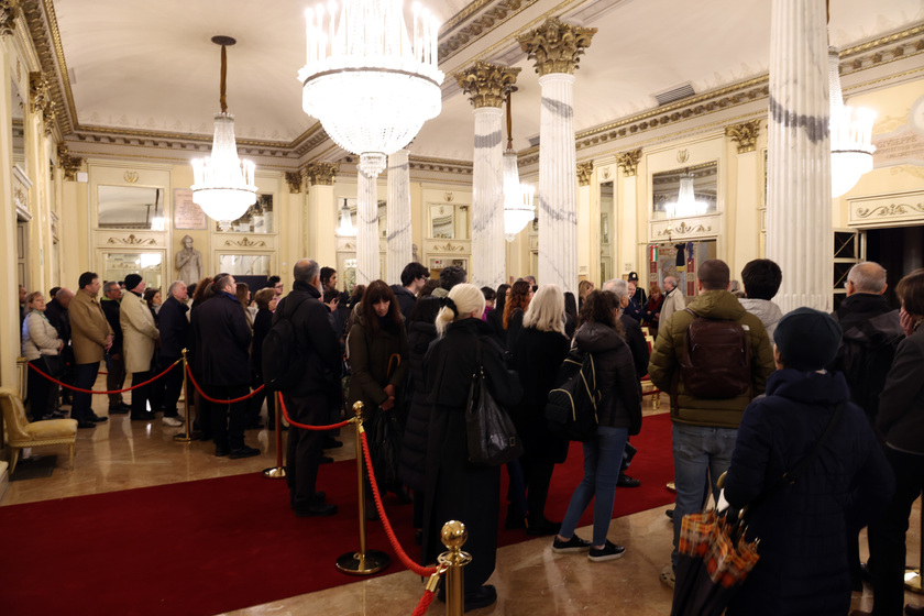 Aperta alla Scala la camera ardente di Maurizio Pollini - RIPRODUZIONE RISERVATA