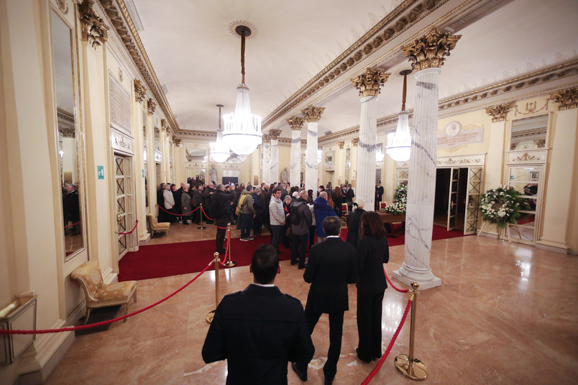 Aperta alla Scala la camera ardente di Maurizio Pollini - RIPRODUZIONE RISERVATA