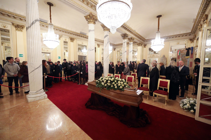 Aperta alla Scala la camera ardente di Maurizio Pollini - RIPRODUZIONE RISERVATA