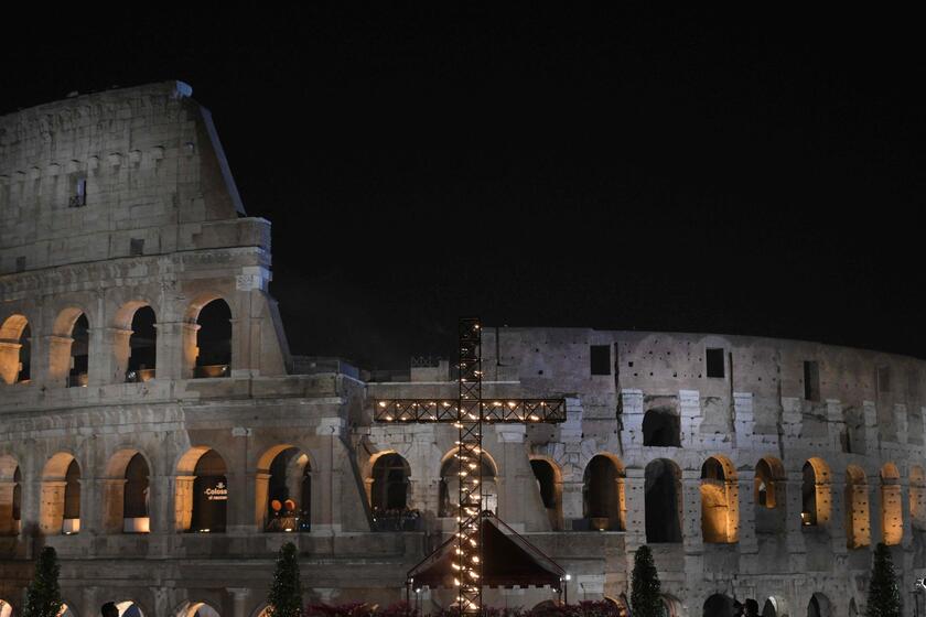 ITALY-VATICAN-RELIGION-WAY OF THE CROSS-EASTER © ANSA/AFP