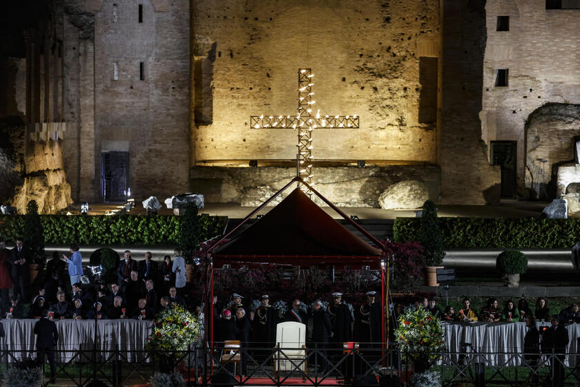 ++ Il Papa non sarà al Colosseo, segue Via Crucis da S.Marta ++ - RIPRODUZIONE RISERVATA