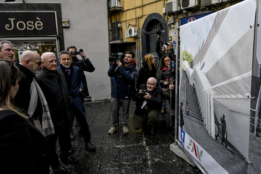 De Luca, andiamo avanti nonostante i ritardi del Governo - RIPRODUZIONE RISERVATA