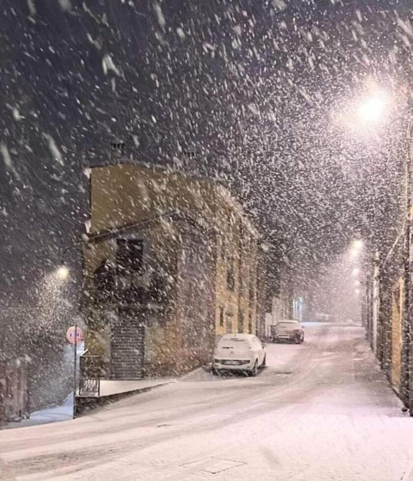 Torna la neve in Sardegna, fiocchi bianchi a meno di 1000 metri - RIPRODUZIONE RISERVATA