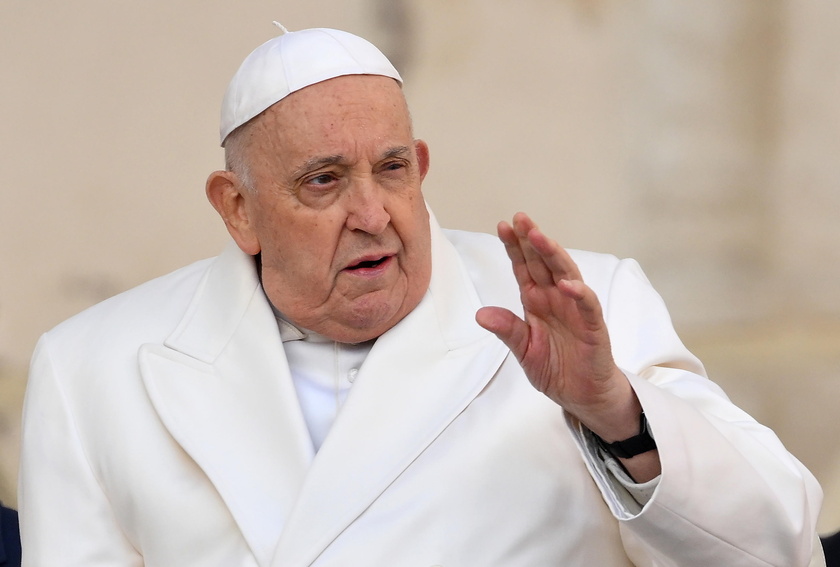 Pope Francis attends his general audience in Vatican - RIPRODUZIONE RISERVATA