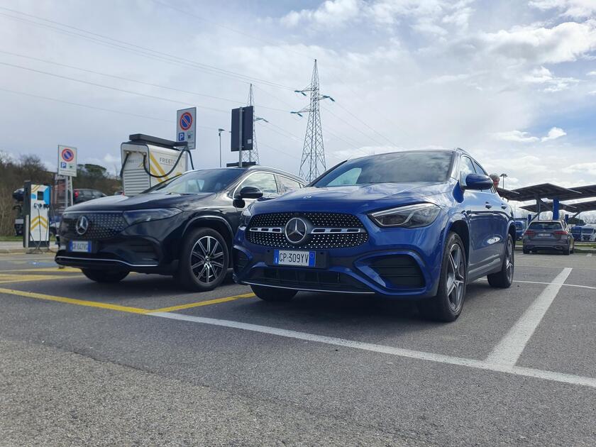 Mercedes GLA e EQA - RIPRODUZIONE RISERVATA