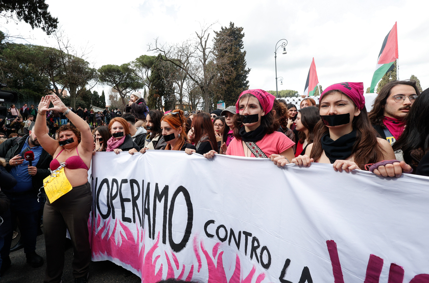 International Women 's Day rally in Rome - RIPRODUZIONE RISERVATA