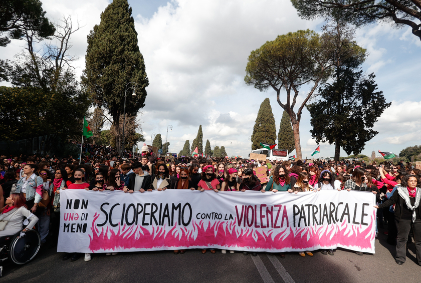 International Women 's Day rally in Rome - RIPRODUZIONE RISERVATA