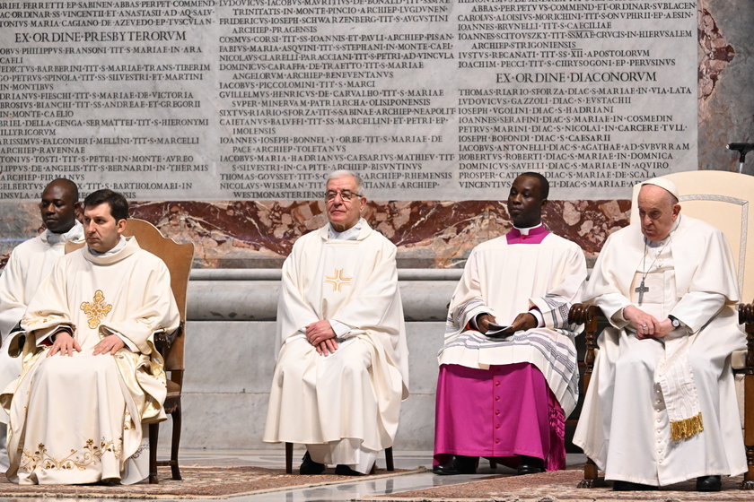 Il Papa è arrivato nella basilica di San Pietro - RIPRODUZIONE RISERVATA