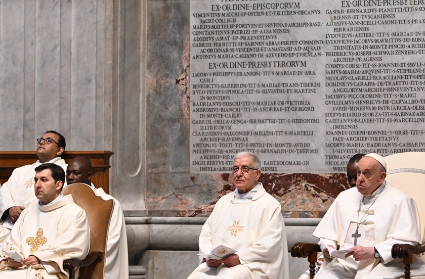 Il Papa è arrivato nella basilica di San Pietro - RIPRODUZIONE RISERVATA